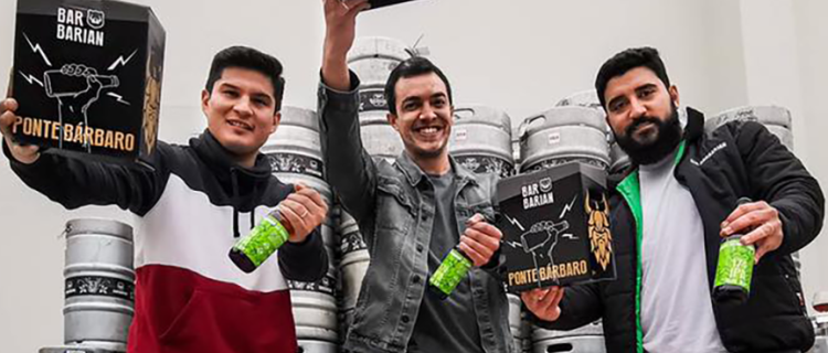 Tres amigos quisieron tomar una cerveza y construyeron un imperio Tres amigos quisieron tomar una cerveza y construyeron un imperio