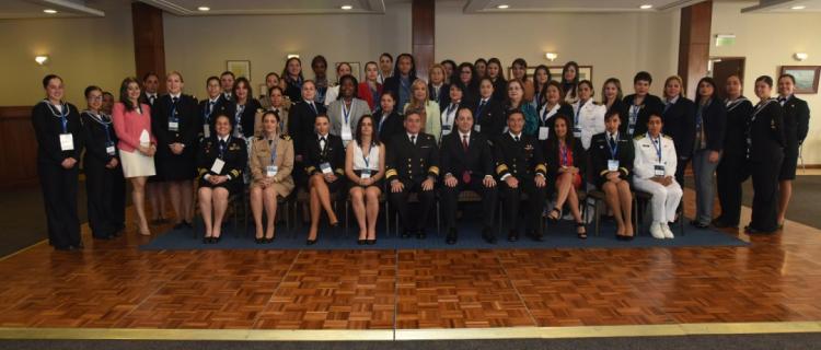 Presencia femenina en sector portuario mejora la competitividad