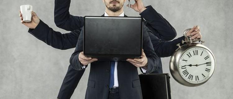 ¿POR QUÉ LAS PERSONAS MÁS PRODUCTIVAS NO SIEMPRE SON LOS MEJORES ADMINISTRADORES?