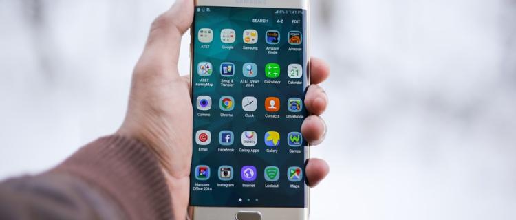 En Lima, los smartphones ya desplazaron a las computadoras y tablets