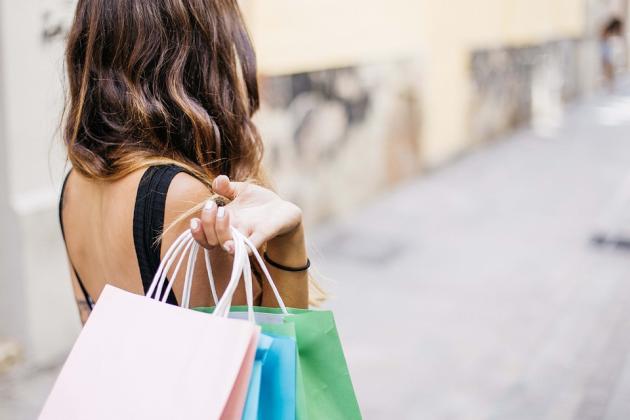 LA EVOLUCIÓN DE LA MUJER PERUANA EN EL CONSUMO LA EVOLUCIÓN DE LA MUJER PERUANA EN EL CONSUMO