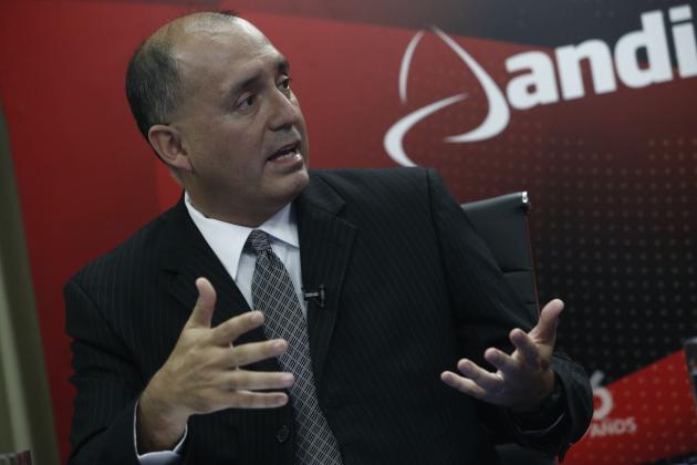 “SE ESTÁ TRATANDO DE REINICIAR EL CÍRCULO DONDE LA INVERSIÓN PÚBLICA MUEVE LA ECONOMÍA” “SE ESTÁ TRATANDO DE REINICIAR EL CÍRCULO DONDE LA INVERSIÓN PÚBLICA MUEVE LA ECONOMÍA”