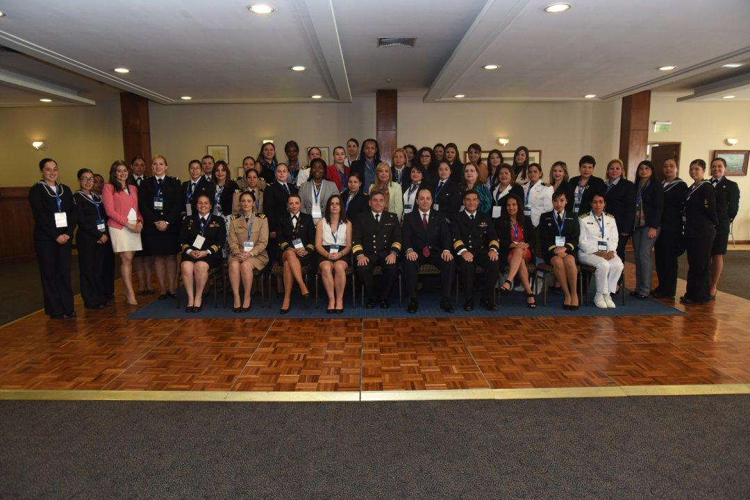 Presencia femenina en sector portuario mejora la competitividad Presencia femenina en sector portuario mejora la competitividad