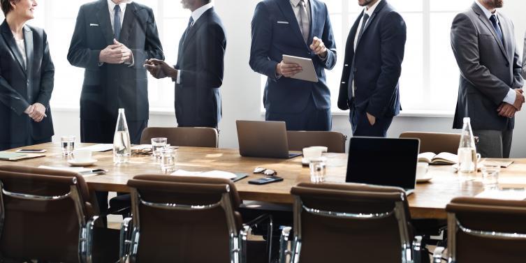 ¿CÓMO CONSEGUIR SER INVITADO A LAS REUNIONES IMPORTANTES? ¿CÓMO CONSEGUIR SER INVITADO A LAS REUNIONES IMPORTANTES?